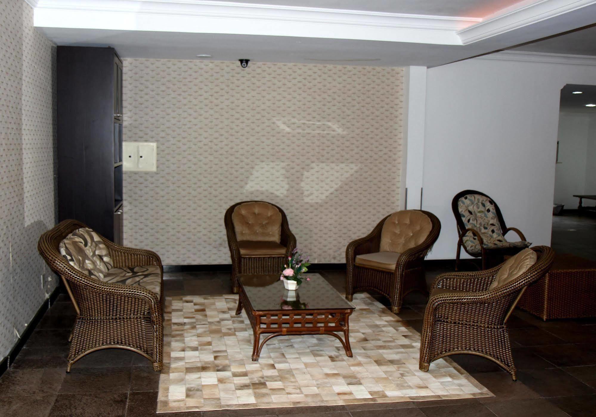 De Rose Palace